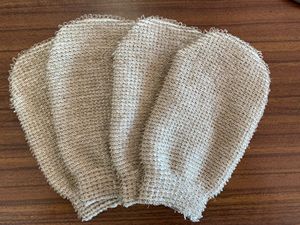 Gant exfoliant en coton et lin naturel Gant de douche léger et durable Gant de massage Caractéristique Fabrication italienne Personnalisable pour les soins du corps - Product Image 4