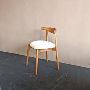 Sillas de Comedor de Madera Estilo Minimalista LYODRA, Muebles Duraderos para Jardín y Comedor, Por Rachel Natalie - Product Image 3