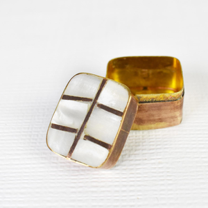 Pastillero de nácar de latón respetuoso con el medio ambiente hecho a mano 100% ahorra uso estuche natural para almacenamiento de pastillas - Product Image 2