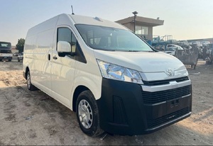 USATO 2024 Toyota Hiace 2 Posti 4x4 4 Cilindri 2.8L Potenza 177 CV Diesel Trasmissione Automatica 2WD Guida a Destra - Product Image 4