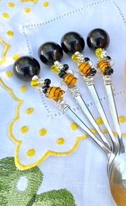 ชุดช้อนรูปผึ้งประดับด้วยใบไม้หรูหราเครื่องใช้บนโต๊ะอาหารสีทองหรือสีเงินที่ทันสมัยเหมาะสำหรับใช้ในห้องครัวและรับประทานอาหาร - Product Image 4