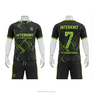 Uniformes de Fútbol Personalizados Premium, Transpirables y de Secado Rápido, Conjunto de Camiseta y Pantalones Cortos de Fútbol con Impresión por Sublimación OEM - Product Image 3