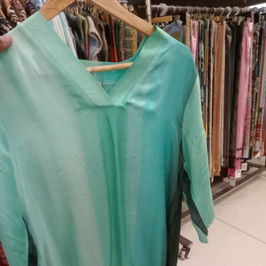 Vert Ombre Tunique Top Col V Manches Léger Casual Summer Wear Beach & Resort Style Personnalisé Taille Mi-Cuisse Tunique longueur - Product Image 1