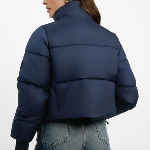 Chaquetas Acolchadas con Logotipo Personalizado OEM, Chaquetas de Invierno Acolchadas para Mujer, Chaquetas Cortas Acolchadas Cálidas para Mujer - Product Image 2