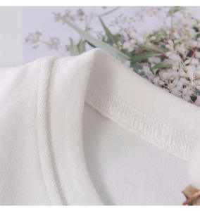 Vente en gros de t-shirt d'été pour femmes à la mode haut décontracté simple et ample avec motif de sourire brodé haut court à col rond pour les filles - Product Image 5