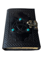 Cuadernos hechos a mano con nudo celta Trinity en relieve con 3 piedras cosido personalizado negro cuero genuino diario Deckle borde páginas