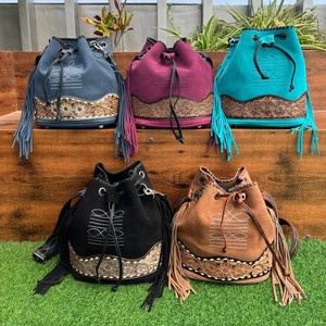 Célèbre marque Design point de botte usiné à la main en cuir suédé femmes frange bandoulière seau sac de luxe en cuir de vache dames sacs à main - Product Image 2