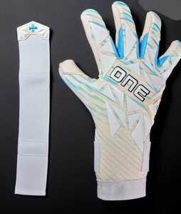 Gants de gardien de but de football en gros personnalisés de haute qualité professionnels Contact allemand et matériau en caoutchouc - Product Image 2