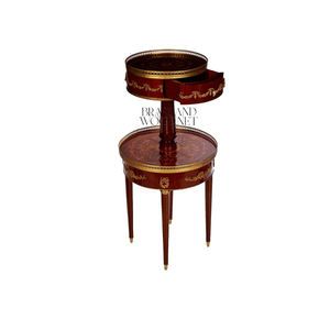 Table d'appoint ronde unique en acajou avec rangement à deux niveaux et portes latérales rotatives, accents en laiton doré ornés pour un décor luxueux - Product Image 3