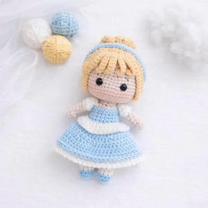 Muñeca de ganchillo súper linda para niñas, regalo de muñeca con accesorios, hecha a mano con algodón de leche, ecológica. - Product Image 4