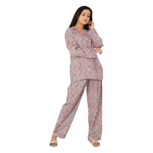 Ensemble de pyjama en coton léger fait à la main pour femmes chemise de nuit imprimée à la main pour l'été ensemble PJ fait à la main - Product Image 4