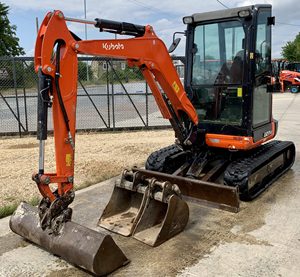 Ensemble polyvalent de mini-pelleteuses Kubota U27-4 avec attelage rapide hydraulique, rototilt et 2 godets | Machine de construction compacte - Product Image 6
