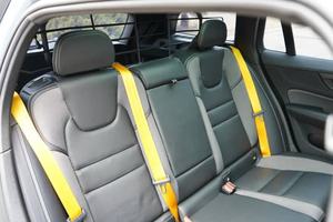 PRÊT À EXPÉDIER LHD/RHD 2022 VOL-VO V60 RECHARGE T8 POLESTAR ENGINEERED 415-HP PLUG-IN HYBRID POWERTRAIN AWD - Product Image 4