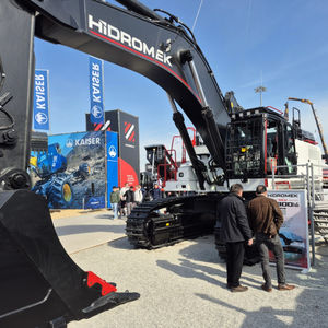 Excavatrice Hidromek, machine de construction lourde, bras hydraulique durable, performances puissantes pour les travaux de terrassement et de creusement - Product Image 1