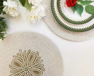 Napperon perlé Chargeur rond fait à la main pour salle à manger de luxe et décor de vacances Pièce unique perlé à la main, napperon, pendaison de crémaillère - Product Image 3
