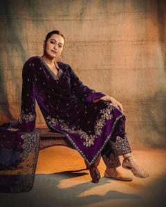 Terciopelo puro pesado con Bordado de hilo Trabajo con manga elegante y estilo elegante Top Palazzo Patrón Hermoso color Ropa de invierno - Product Image 3