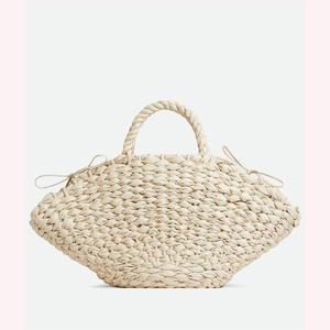 Sac à main en raphia et rotin à tissage ouvert à la mode Sac à main léger en jonc de mer avec détails luxueux en perles et diamants - Product Image 4