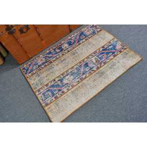 Alfombra Turca Vintage Pequeña de 2.4x3.2 pies, Alfombra de Lana Azul Blanca con Plantas y Árboles - Product Image 1