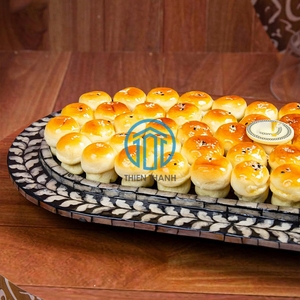 Elegante bandeja de regalo decorativa ovalada hecha a mano de madreperla bandeja para servir galletas y dulces exhibición hecha en Vietnam - Product Image 4
