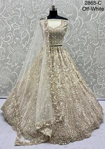 Vêtements de soirée de créateur Vêtements de mariage Filet lourd exclusif avec broderie à motif fantaisie Lehenga Choli à vendre - Product Image 5