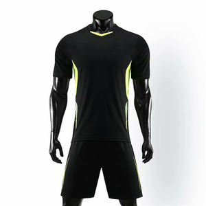 Kit de football personnalisé Ensembles d'uniformes de maillot de football pour hommes en polyester personnalisé et respirant Uniforme de football bon marché fabriqué par la RAM Industry - Product Image 6