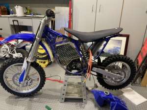 รถมอเตอร์ไซค์ไฟฟ้ารุ่นใหม่ล่าสุด ปี 2023 50 ซีซี 125 ซีซี/250 ซีซี มอเตอร์แบบไร้แปรงถ่าน ดีไซน์ทันสมัย รุ่นปี 2024 - Product Image 3