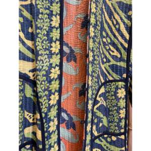 Veste vintage réversible Kantha pour femme, blazer rétro à motif tournesol, tissu matelassé, col mandarin, rembourrage en coton - Product Image 6