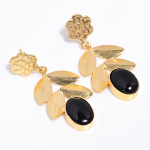 Pendiente de piedras preciosas de latón hecho a mano chapado en oro de 14 quilates para niñas y mujeres, fabricante de joyas de piedras preciosas de latón desgien único - Product Image 5