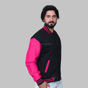 Veste universitaire en coton noir pour hommes, manches or clair, boutons couverts au motif Letterman pour l'hiver, service de vente en gros OEM disponible - Product Image 6