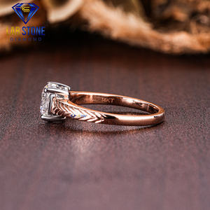 Lab-Stone 1.00 TDW Bague en or rose avec diamant taillé rond Couleur EF-VS à couper le souffle - Product Image 3