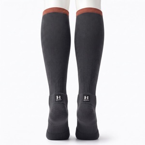Maßgefertigte Merino-Mischgewebe Over-the-Calf Skisocken (Paar) 320GSM OEM Großhandel - Product Image 2