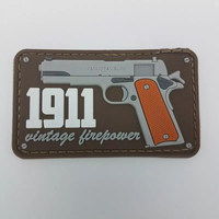 Patchs en PVC souple en relief 3D avec logo personnalisé OEM avec tissu en silicone Personnalisation complète Crochets pour vêtements de style