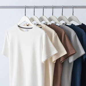 Version coréenne du simple t-shirt à manches courtes pour homme tendance - Product Image 2