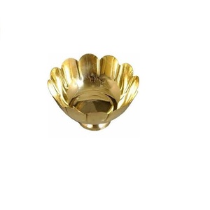 Tazón de Metal para Servir Frutas Secas y Bocadillos de Chocolate con Acabado Dorado, Diseño Artesanal - Product Image 6