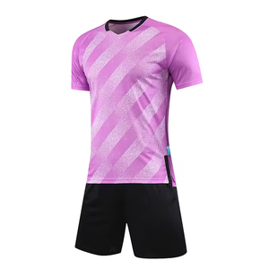 Uniforme de fútbol para hombre de color sólido con logotipo personalizado por sublimación con número de equipo, conjunto de camiseta y pantalón de fútbol para hombre - Product Image 5