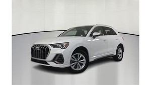 Audi Q3 ปี 2024 รุ่น S Line Premium 45 TFSI สภาพดี ใช้งานน้อย - Product Image 3