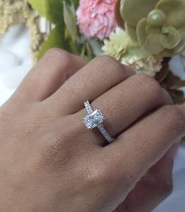 Radiant Cut Lab Grown 1 Ct Diamant Certifié Ensemble de Mariée Bague de Fiançailles de Mariage Femmes Solide 14K Or Blanc Premium - Product Image 5