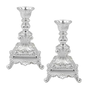 Portavelas de metal hecho a mano Diseño en relieve Soporte de vela decorativo hecho a mano para decoración de boda. - Product Image 1