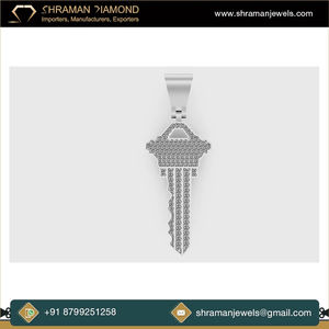 Pendentif en or massif 10 carats avec clé maîtresse personnalisée et diamants moissanite étincelants, symbole de succès et de puissance, bijou unique - Product Image 4