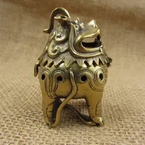 Brûleur d'encens en laiton décoratif pour la maison et le bureau, design indien classique religieux avec finition rustique - Product Image 3