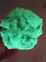 Tissu non tissé de filature de style solide recyclé en fibre de polyester verte de haute qualité 1.2 deniers du Viet Nam