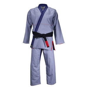 Traje de kimono ligero y duradero para hombre con MOQ bajo, ideal para escuelas de artes marciales y gimnasios. - Product Image 1