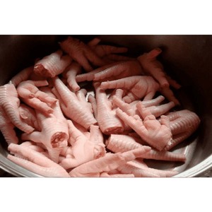 Pattes de poulet surgelées, parfaites pour le bouillon, les soupes et les ragoûts - Product Image 1