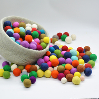 Boules de Pom en laine de qualité supérieure de 2.5cm faites à la main Petites boules de feutre pour la fabrication de boules de Noël Décorations créatives!