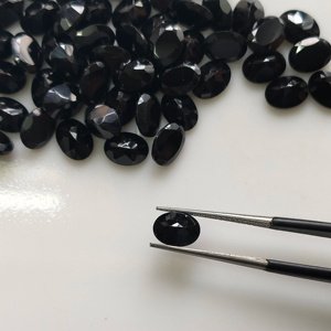 Pierre précieuse naturelle en onyx noir, taille ovale 8x6 mm, qualité supérieure, pierre brute pour la fabrication de bijoux - Product Image 1