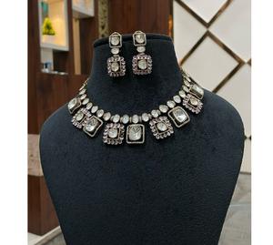 Ensemble collier et boucles d'oreilles classiques en moissanite plaqué or de qualité supérieure, attrayant, pour les mariages, les fiançailles et les soirées, pour femmes - Product Image 1