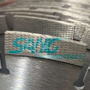 Lame de scie diamantée segmentée Arix, soudée au laser, outils de sciage du béton pour <span class=keywords><strong>la</strong></span> construction, scie murale, disque de coupe pour béton armé - Product Image 2