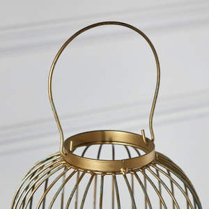 Vente en gros de bougeoirs décoratifs pour la maison en bois lanternes bocaux à bougies filaires en métal pour les décorations de Noël et du Ramadan - Product Image 6