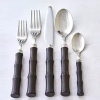 Nouvel ensemble de couverts jetables écologiques modernes en acier inoxydable avec manche en métal, qualité alimentaire, couleur personnalisée, pour mariage