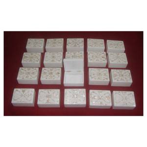 Boîtes en marbre blanc pur incrustées de marbre de haute qualité, faites à la main et polies pour la décoration de la maison - Product Image 1